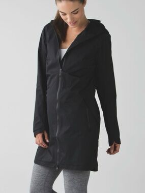 Lululemon Definitely Raining Jacket in Black